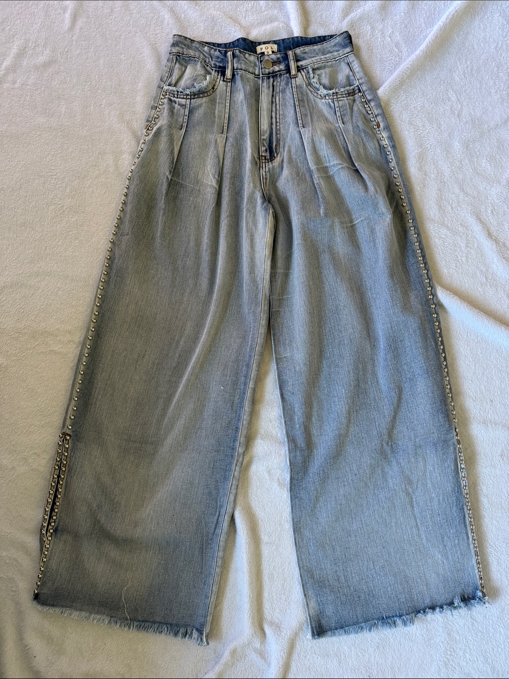 POL Light Blue Wide-Leg Jeans with Studded Sides w/Split bottom 29” Wx 29 1/2” L